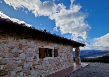 05 DI LEO IMMOBILIARE VENDE MERAVIGLIOSA CASA DI M - Casale VILLA CASALICCHIO s.n.c., Amandola - foto 5