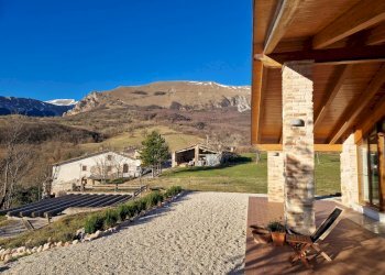 12 DI LEO IMMOBILIARE VENDE MERAVIGLIOSA CASA DI M - Casale VILLA CASALICCHIO s.n.c., Amandola - foto 12