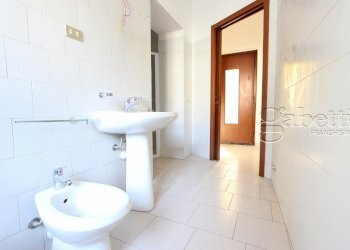 bagno - Appartamento Via Giuseppe Garibaldi, Nerviano - foto 10