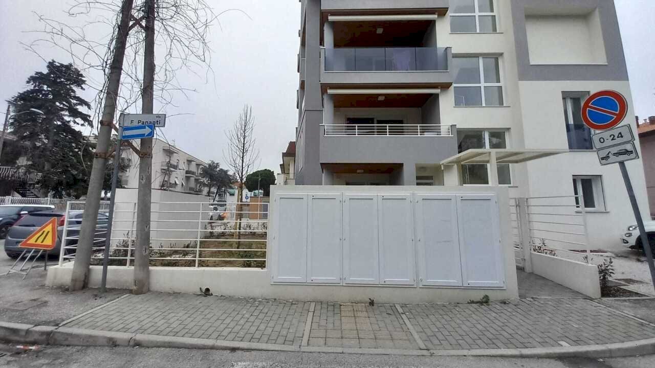 27465569-edc7-4944-94ea-913eb7de7d25.jpg - Trilocale Via Filippo Pananti, Rimini - foto 2