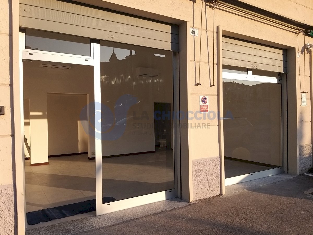 vetrine nuove - Commercial Premises Bologna - photo 2