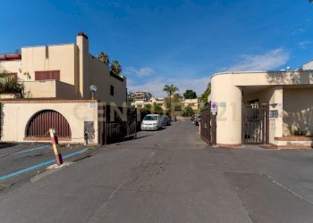 Villa Messina (1).jpg - Villa Via Antonello da Messina 57, Aci Castello - foto 1