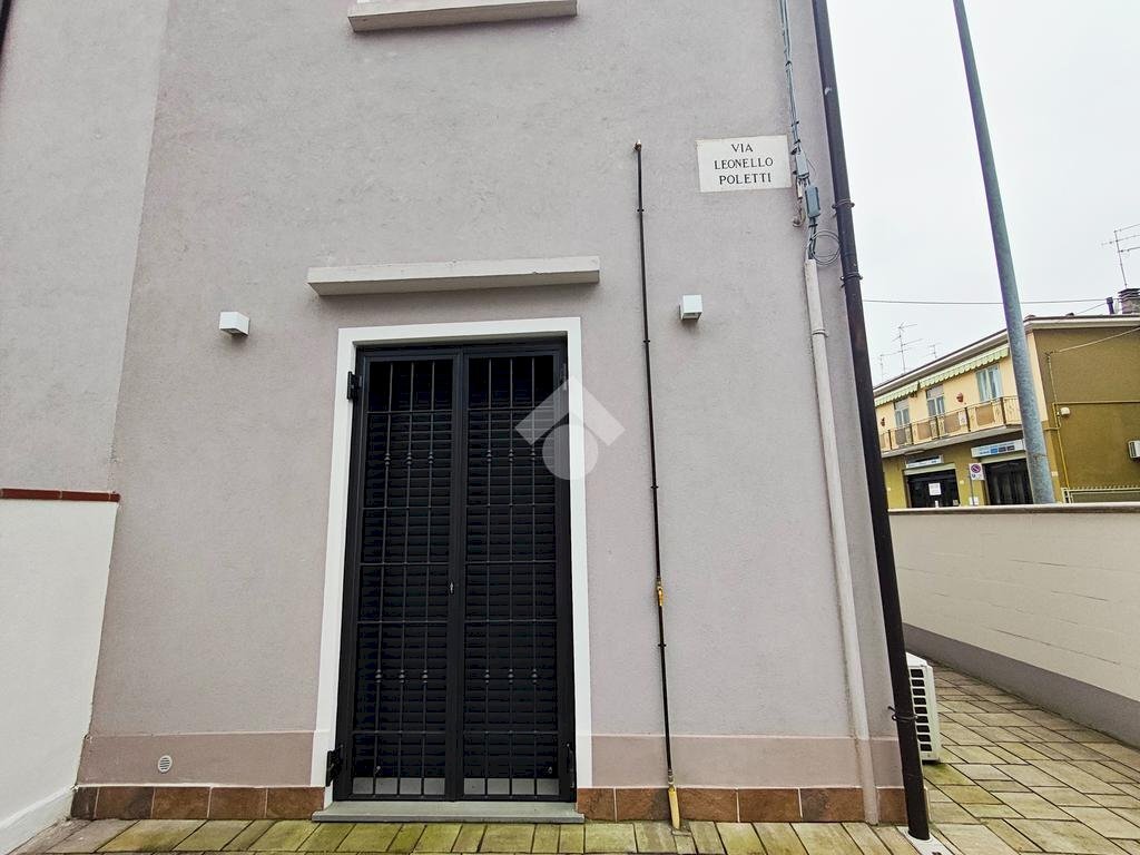 Semi-detached house Via Alessandro Poltronieri, Ferrara - photo 2