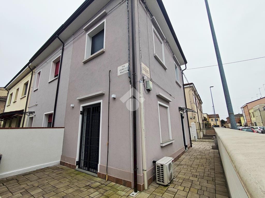 Semi-detached house Via Alessandro Poltronieri, Ferrara - photo 3