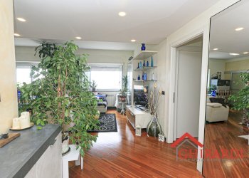 1.1 INGRESSO.jpg - Appartamento VIA DELL'INSURREZIONE 12A, Genova (zona Sestri Ponente) - foto 3