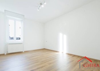 4.0 CAMERA 1.jpg - Appartamento Corso Andrea Podestà 8, Genova (zona Carignano) - foto 12