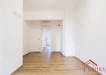 6.1 CAMERA 3.jpg - Appartamento Corso Andrea Podestà 8, Genova (zona Carignano) - foto 19