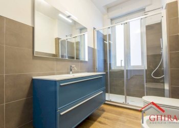 7.2 BAGNO 1.jpg - Appartamento Corso Andrea Podestà 8, Genova (zona Carignano) - foto 23