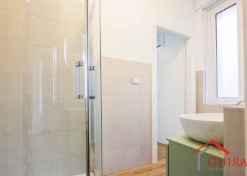 8.1 BAGNO 2.jpg - Appartamento Corso Andrea Podestà 8, Genova (zona Carignano) - foto 25