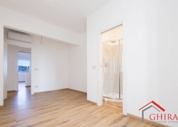 10.0 CORRIDOIO.jpg - Appartamento Corso Andrea Podestà 8, Genova (zona Carignano) - foto 27