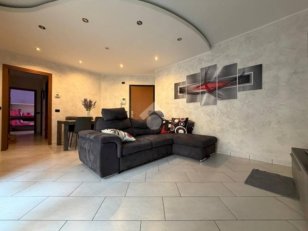 Three-room apartment Via Falcone e Borsellino, Pessano con Bornago - photo 2