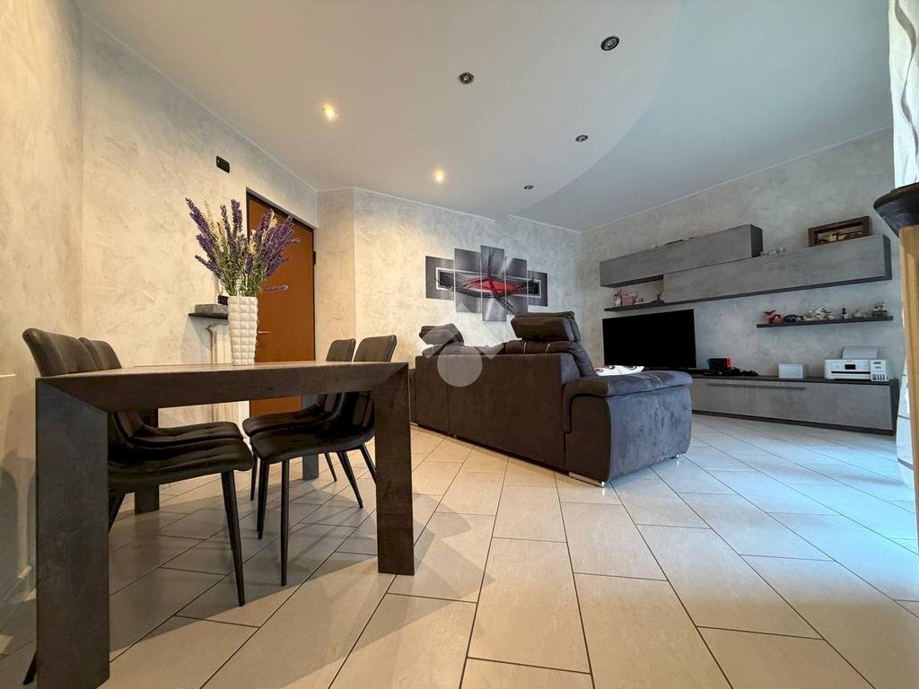 Three-room apartment Via Falcone e Borsellino, Pessano con Bornago - photo 3