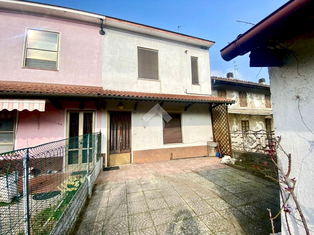 Casa semi indipendente Via Giuseppe Mazzini, Isola Sant'Antonio - foto 1