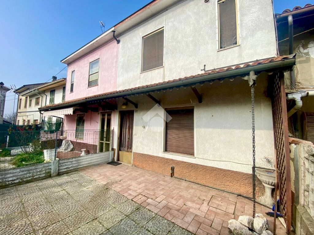 Casa semi indipendente Via Giuseppe Mazzini, Isola Sant'Antonio - foto 2