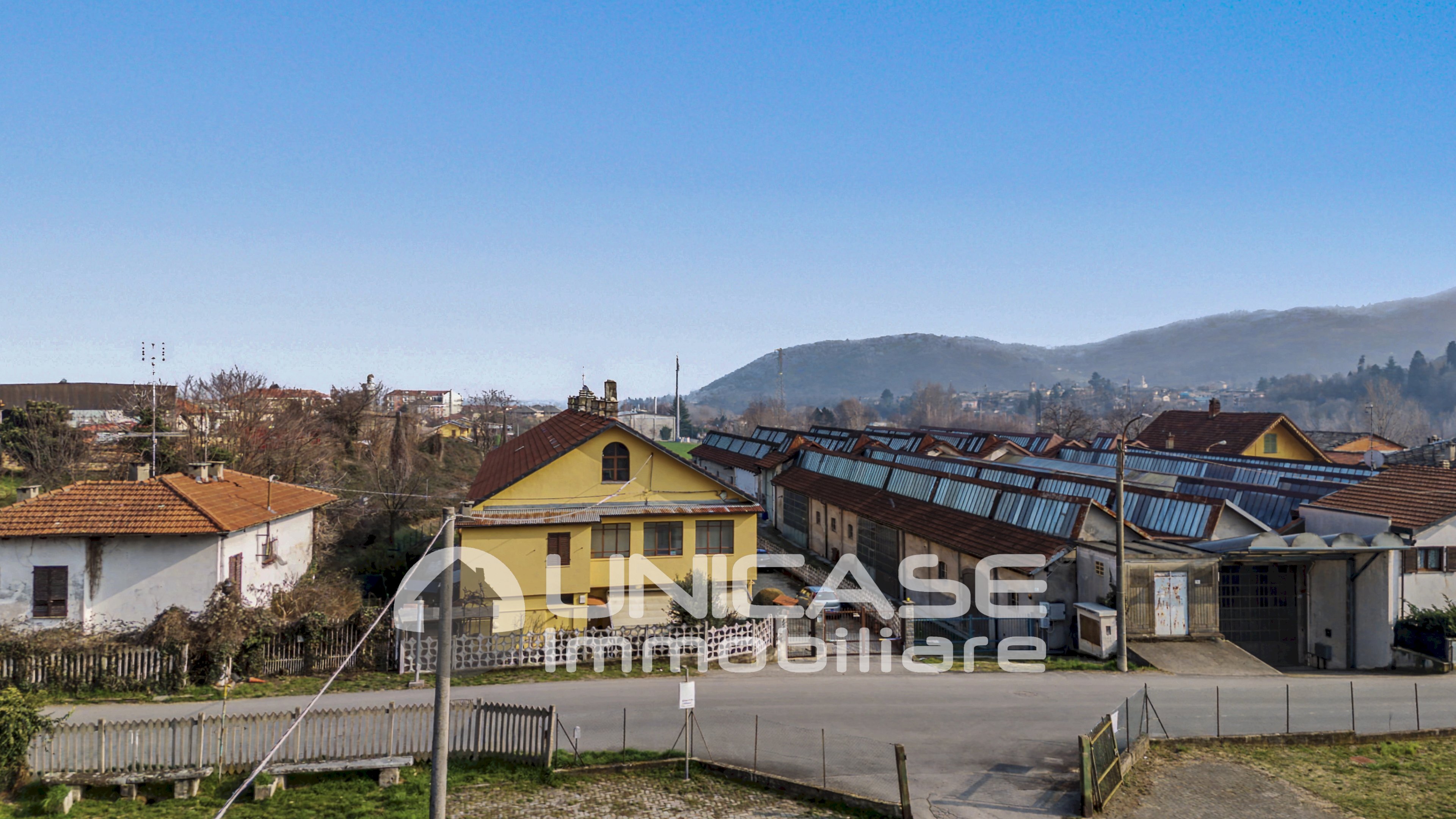 Facciata - Appartamento via Pralafera, 16, frazione Airali, Luserna San Giovanni - foto 3