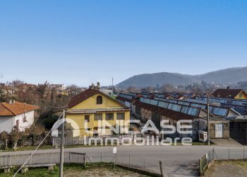 Facciata - Appartamento via Pralafera, 16, frazione Airali, Luserna San Giovanni - foto 3