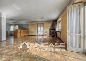 Soggiorno - Appartamento via Pralafera, 16, frazione Airali, Luserna San Giovanni - foto 10