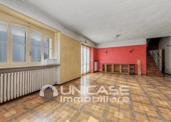 Soggiorno - Appartamento via Pralafera, 16, frazione Airali, Luserna San Giovanni - foto 12