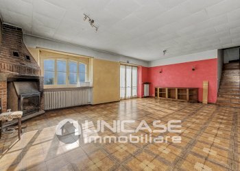 Soggiorno - Appartamento via Pralafera, 16, frazione Airali, Luserna San Giovanni - foto 15