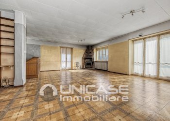 Soggiorno - Appartamento via Pralafera, 16, frazione Airali, Luserna San Giovanni - foto 19