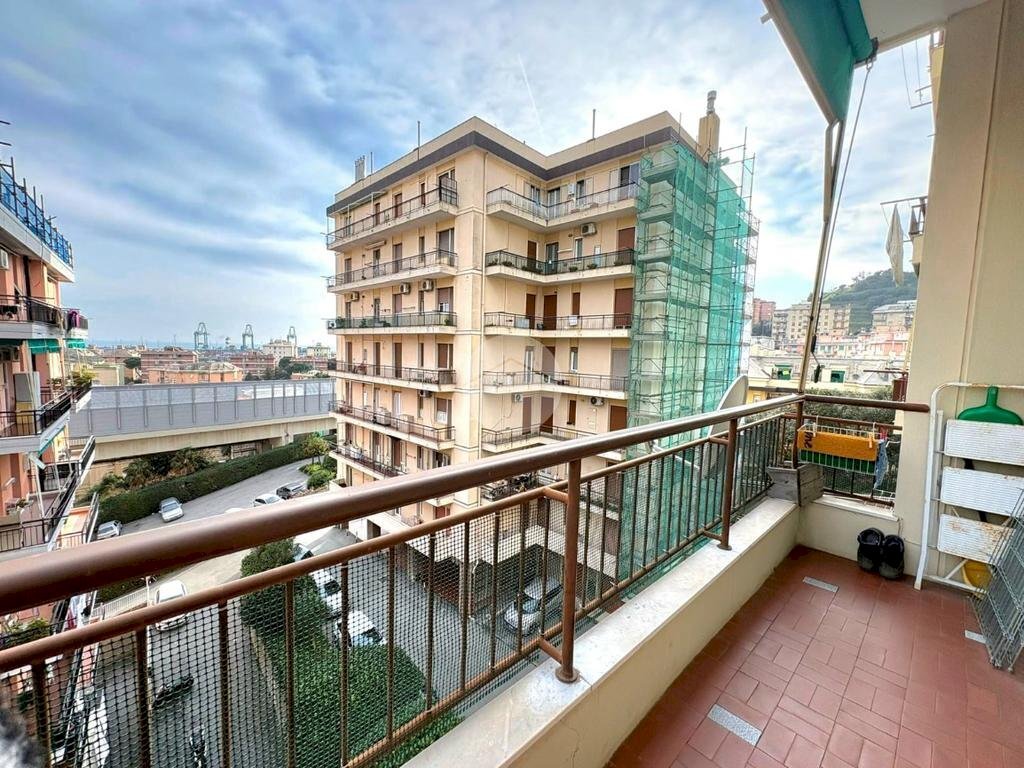 Three-room apartment Via della torrazza, Genova (neighborhood Prà) - photo 1