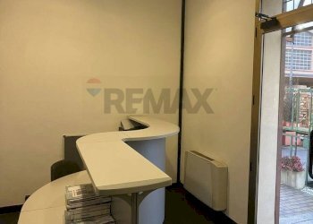 Capannone via Camillo Benso conte di Cavour, 8 
 Sant'Alessandro, Castronno - foto 4