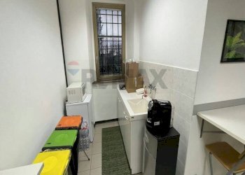 Capannone via Camillo Benso conte di Cavour, 8 
 Sant'Alessandro, Castronno - foto 13