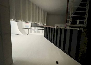 Capannone via Camillo Benso conte di Cavour, 8 
 Sant'Alessandro, Castronno - foto 16