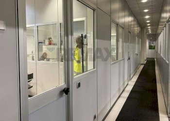 Capannone via Camillo Benso conte di Cavour, 8 
 Sant'Alessandro, Castronno - foto 33