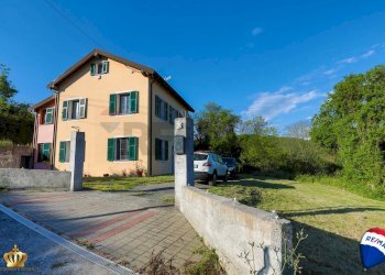 Villa Via Tolmino, 26 
 Fumeri, Mignanego - foto 11