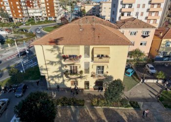 Four-room apartment Viale delle Palme, Taggia - photo 1