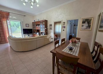 Four-room apartment Viale delle Palme, Taggia - photo 9