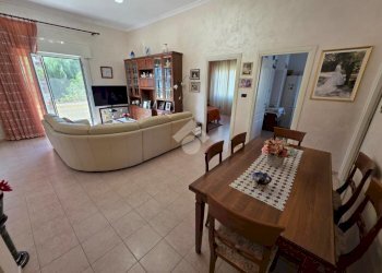 Four-room apartment Viale delle Palme, Taggia - photo 11
