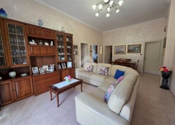 Four-room apartment Viale delle Palme, Taggia - photo 12