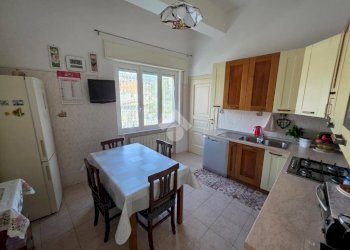Four-room apartment Viale delle Palme, Taggia - photo 13