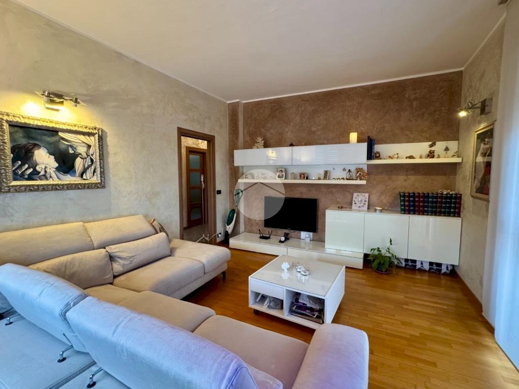 Four-room apartment Via Enrico Fermi, La Loggia - photo 2
