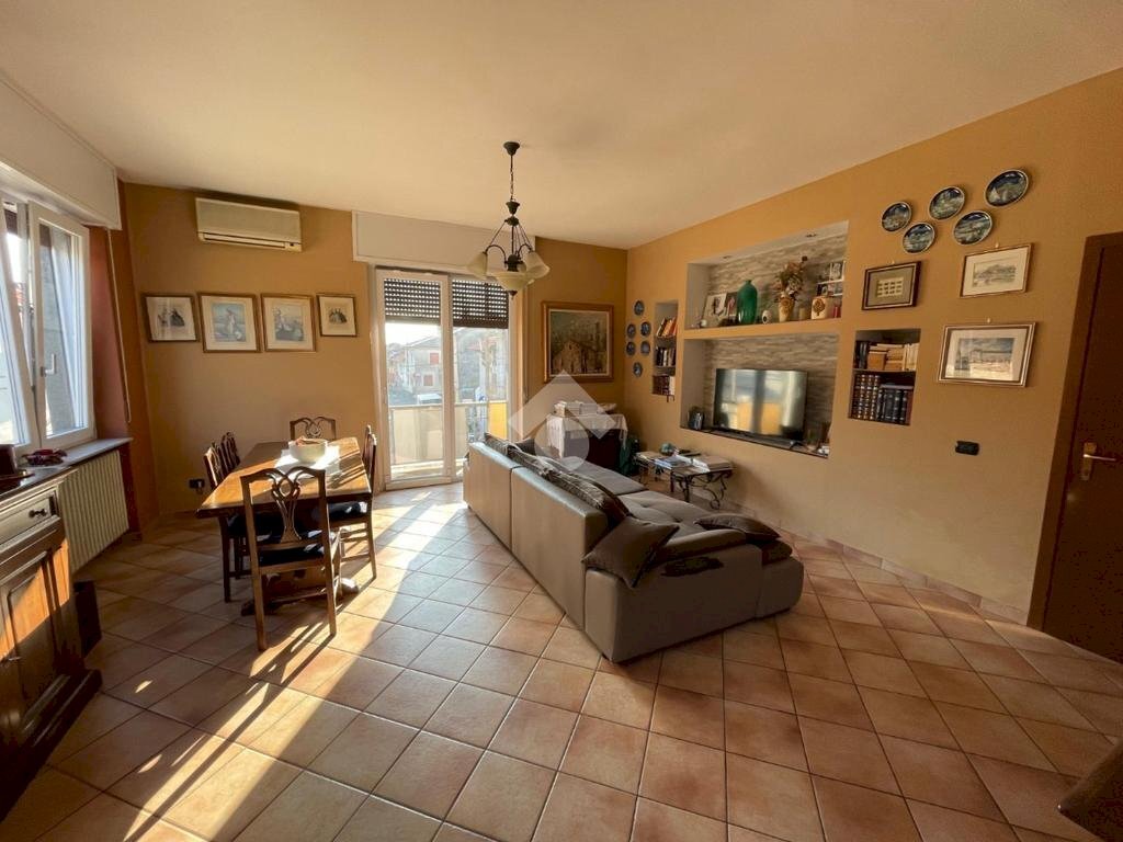 Porzione di casa Piazza Madonna, Cerano - foto 1