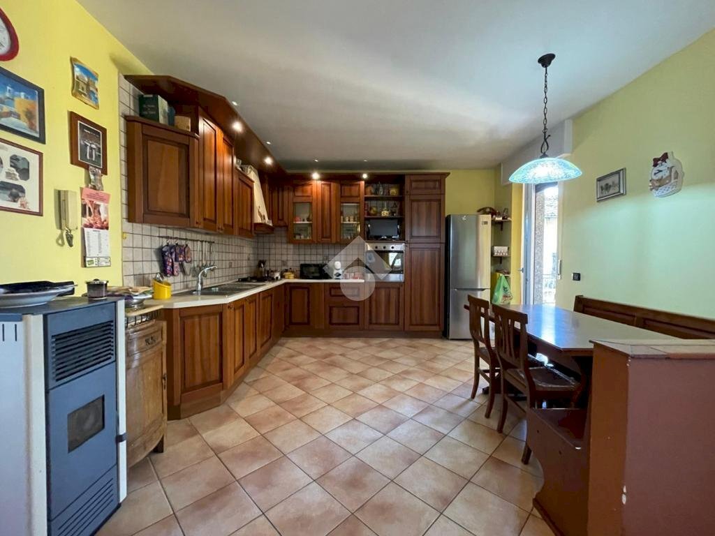 Porzione di casa Piazza Madonna, Cerano - foto 2