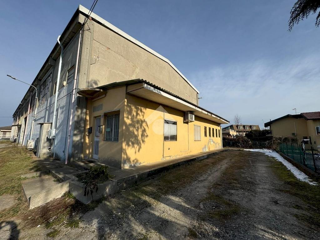 Capannone Strada Monte Bianco, Cameri - foto 2