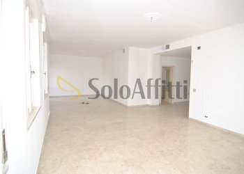 SALONE DOPPIO - Appartamento Via Roma  70, Livorno - foto 4