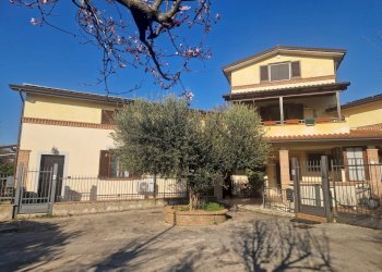 facciata - Appartamento Via del Laghetto 57, Perugia - foto 1