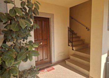 scale di accesso esterne - Appartamento Via del Laghetto 57, Perugia - foto 2