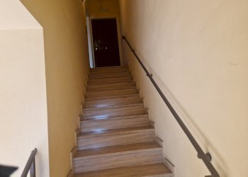 scale di accesso esterne - Appartamento Via del Laghetto 57, Perugia - foto 3