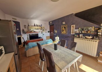 Soggiorno pranzo - Appartamento Via del Laghetto 57, Perugia - foto 9