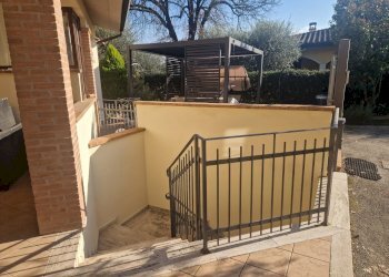 Scala per accesso dall\'interno ai garage - Appartamento Via del Laghetto 57, Perugia - foto 29