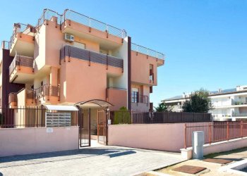 WhatsApp Image 2026-02-21 at 10.33.01 (4).jpeg - Trilocale Via di Colle Oliva 9, Ciampino - foto 1