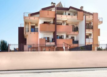 WhatsApp Image 2026-02-21 at 10.33.01 (5).jpeg - Trilocale Via di Colle Oliva 9, Ciampino - foto 3