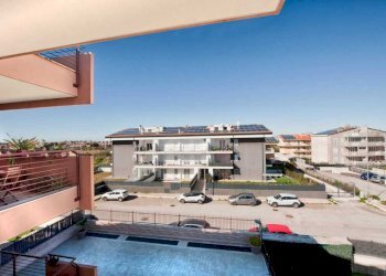 WhatsApp Image 2026-02-21 at 10.33.00 (1).jpeg - Trilocale Via di Colle Oliva 9, Ciampino - foto 18