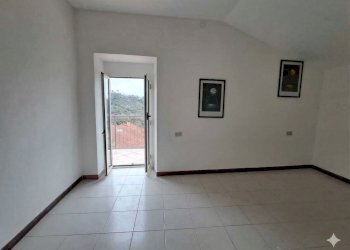 Gemini_Generated_Image_xal1cyxal1cyxal1.png - Trilocale Podenzana - foto 1