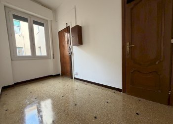 ingresso appartamento vendita via dondero sampierd - Four-room apartment Via Stefano Dondero 8, Genova (neighborhood Sampierdarena) - photo 6